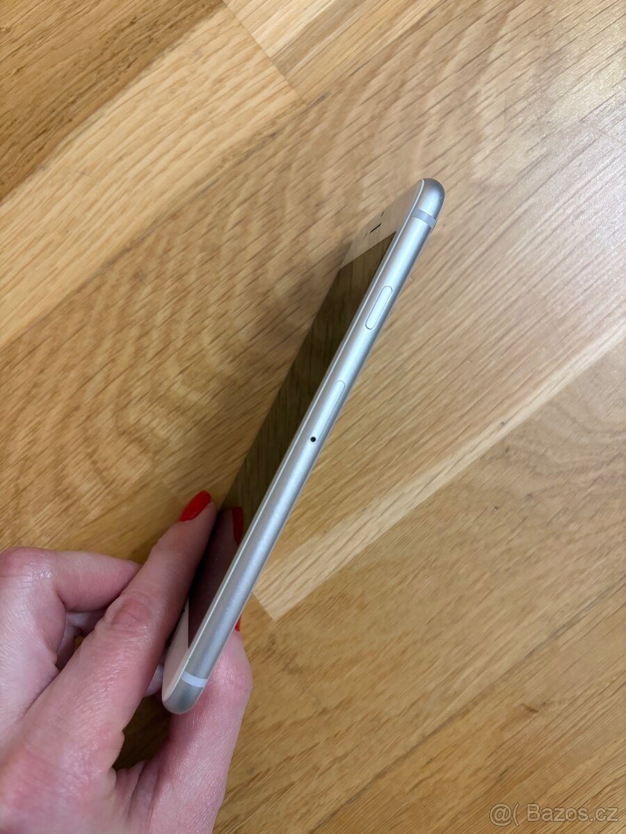 iPhone 8, 64 GB - 6