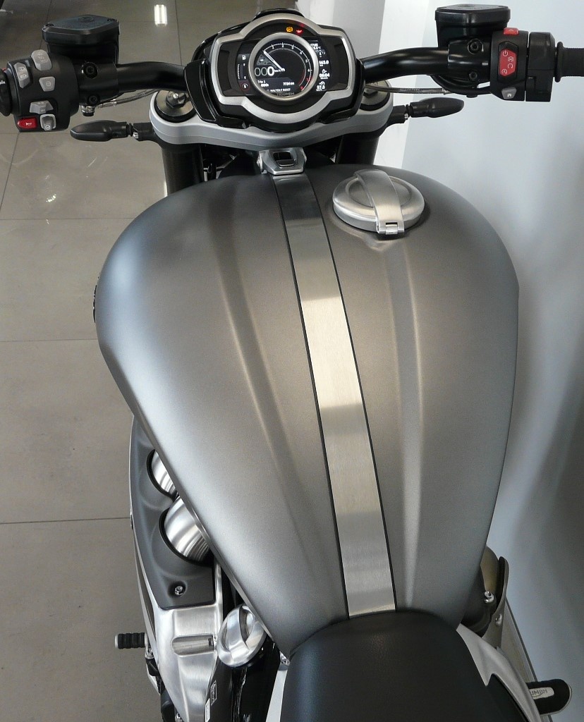 Triumph Rocket 3 R 2022 - 6