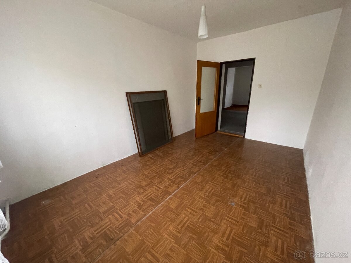 Prodej dvougeneračního domu 4+kk, 3+kk Olomouc, Nemilany - 6