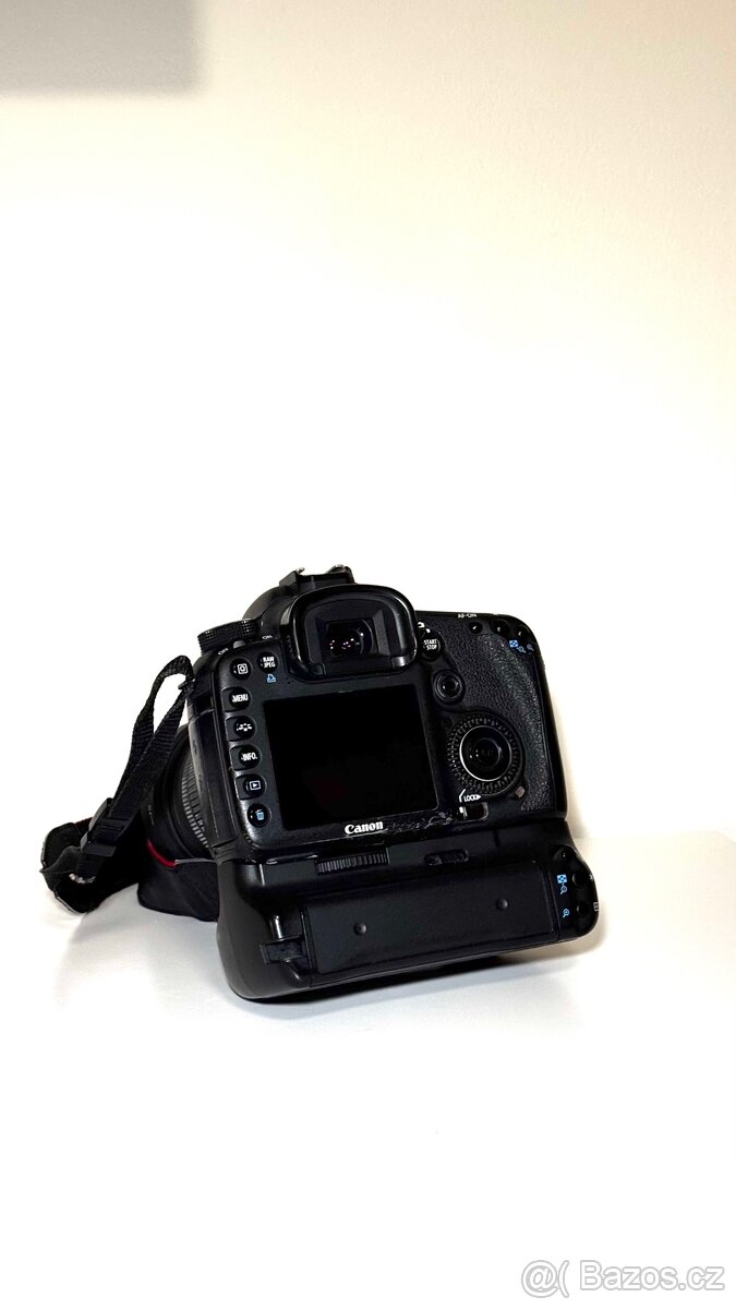 Prodám set Canon 7D + 4 objektivy + batterygrip + blesk - 6