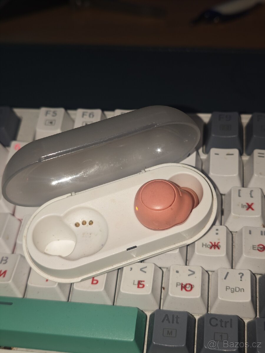 Nabíjecí pouzdra pro sluchátka. - 6