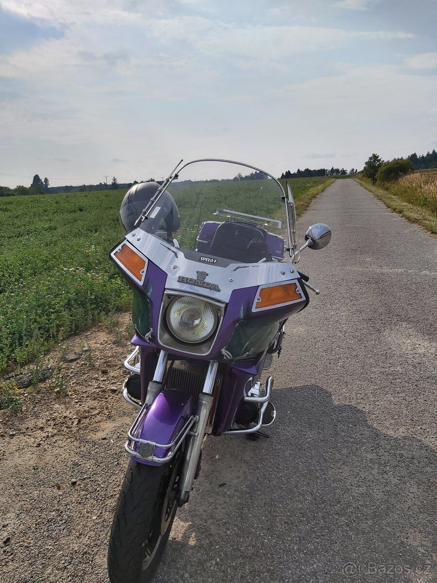 Honda Goldwing 1100 - 6