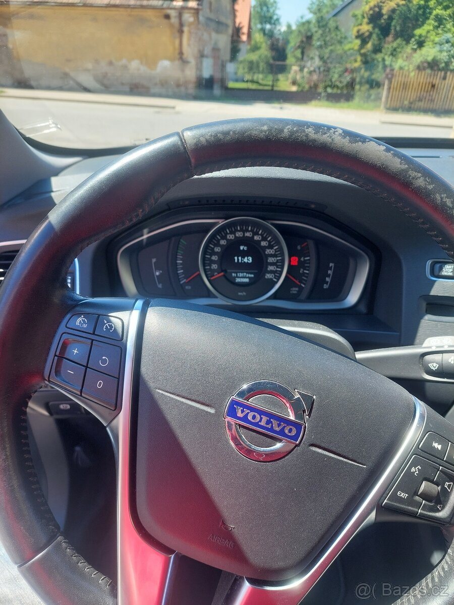 Volvo V60 D3 Cross Country - 6