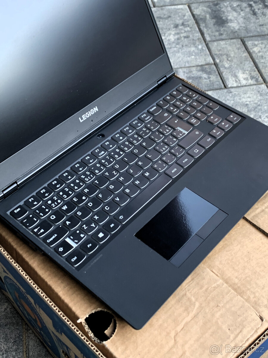 Herní notebook Lenovo Legion Y530 - 6