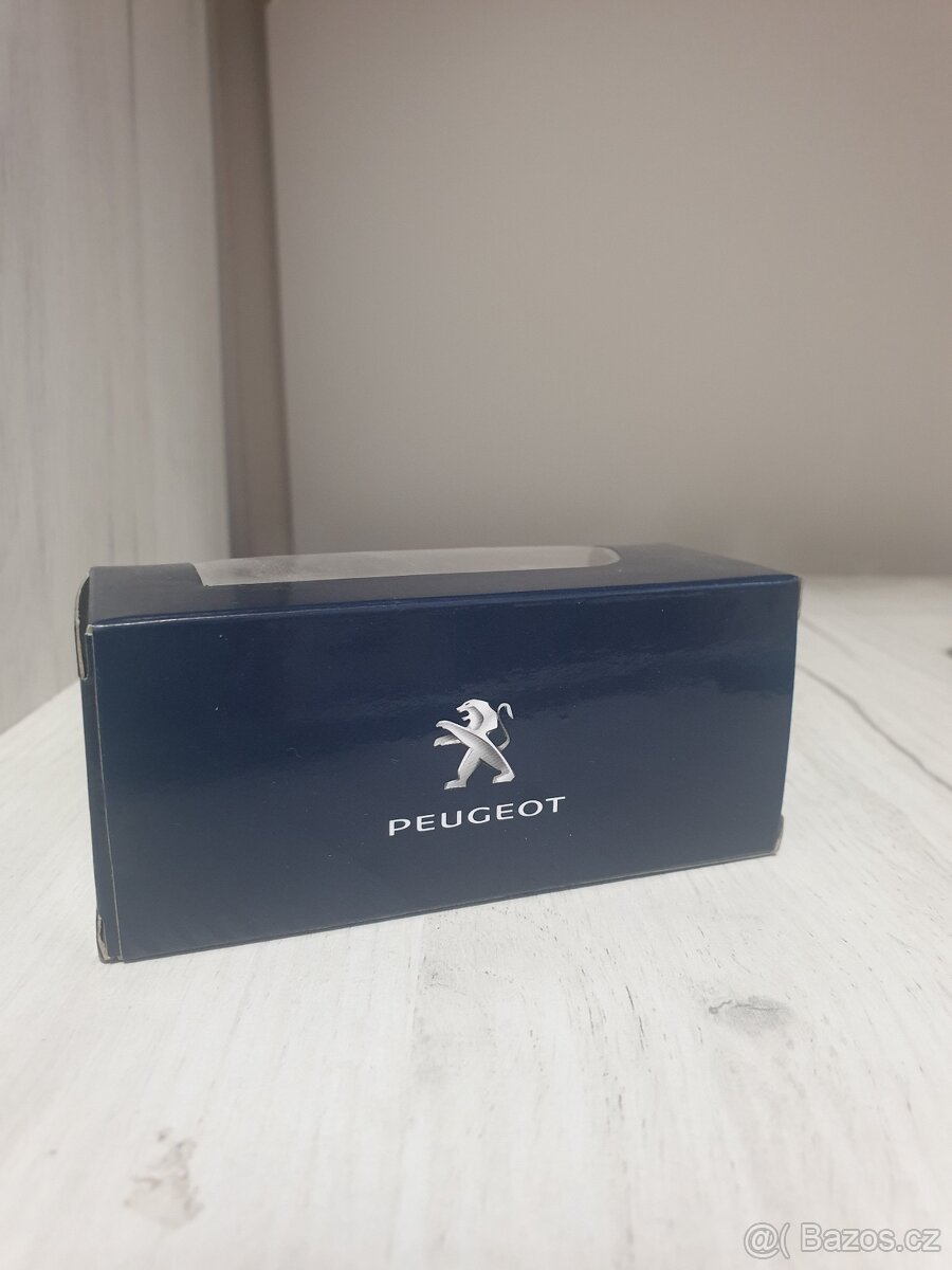 Model vozu Peugeot 2008 v měřítku 1:64 - 6