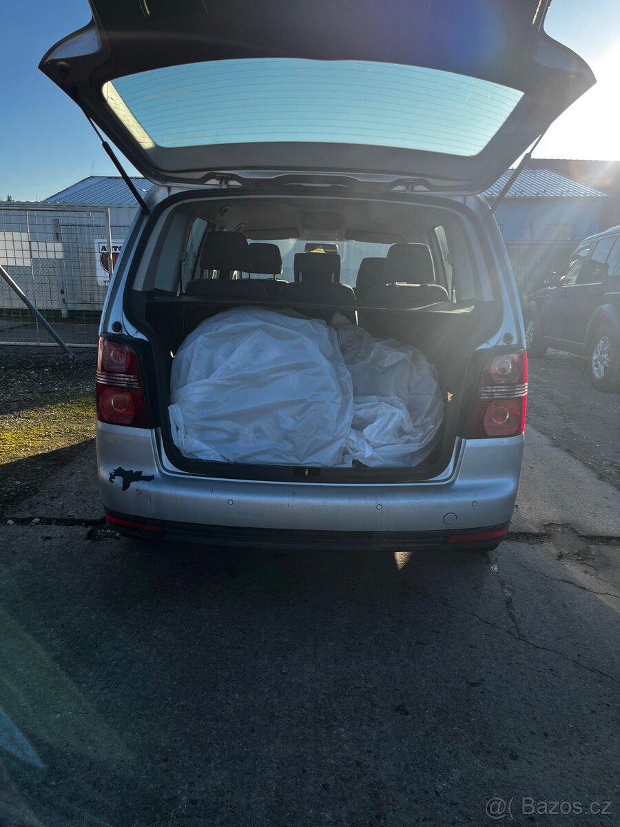 Volkswagen touran 1.6 TDi - 6