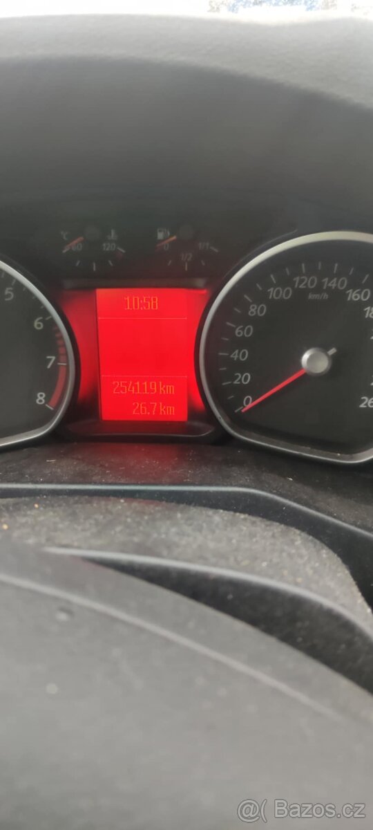 Ford Mondeo 1.6i - 6