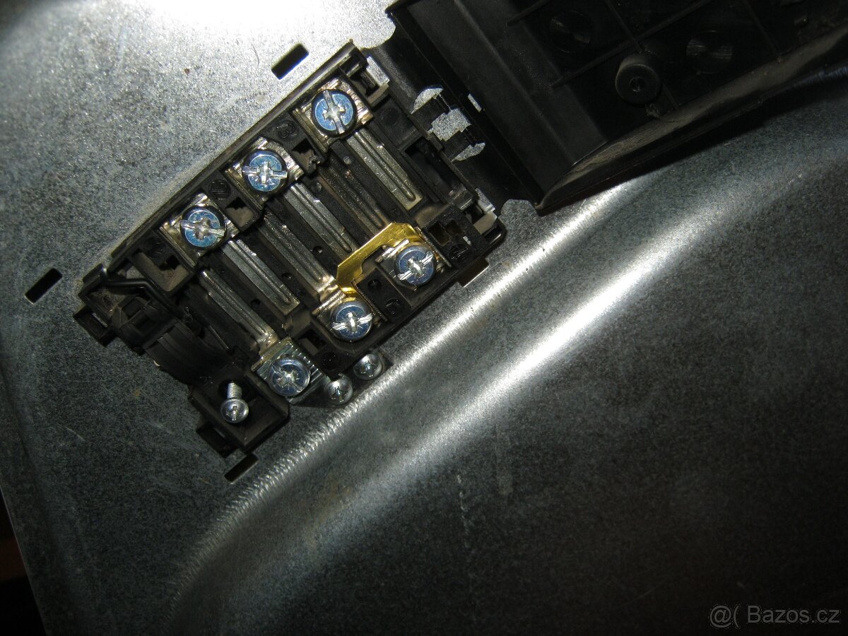 Elektrický funkční plotýnkový sporák AMICA model EE5160 - 6