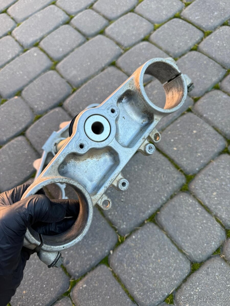 Držáky zavěšení tlumičů vidlic Yamaha YZ 125 r 98-04 - 6