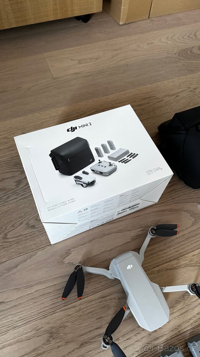 DJI Mini 2 Fly More Combo - 6