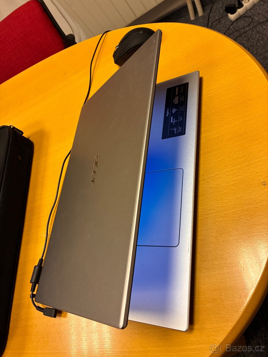 Acer Aspire 3 s příslušenstvím, 15,6", TOP stav - 6
