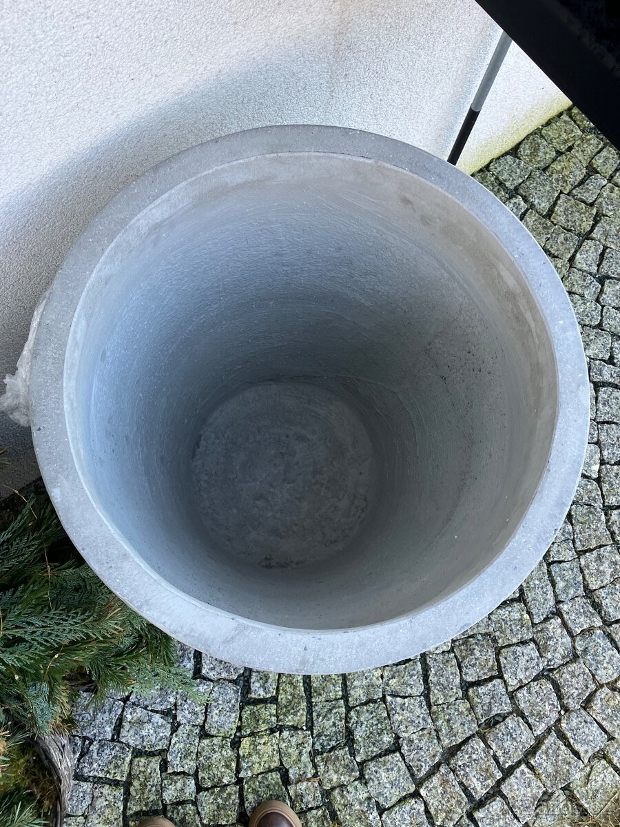 Betonový květináč NOVÝ - 6