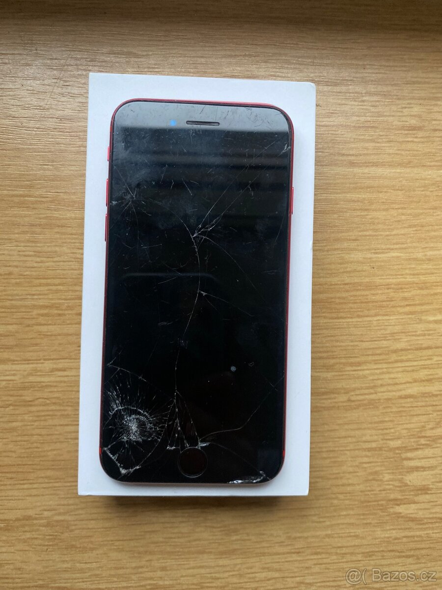 iPhone SE 2020 RED – 64 GB – funkční, ale praskl - 6