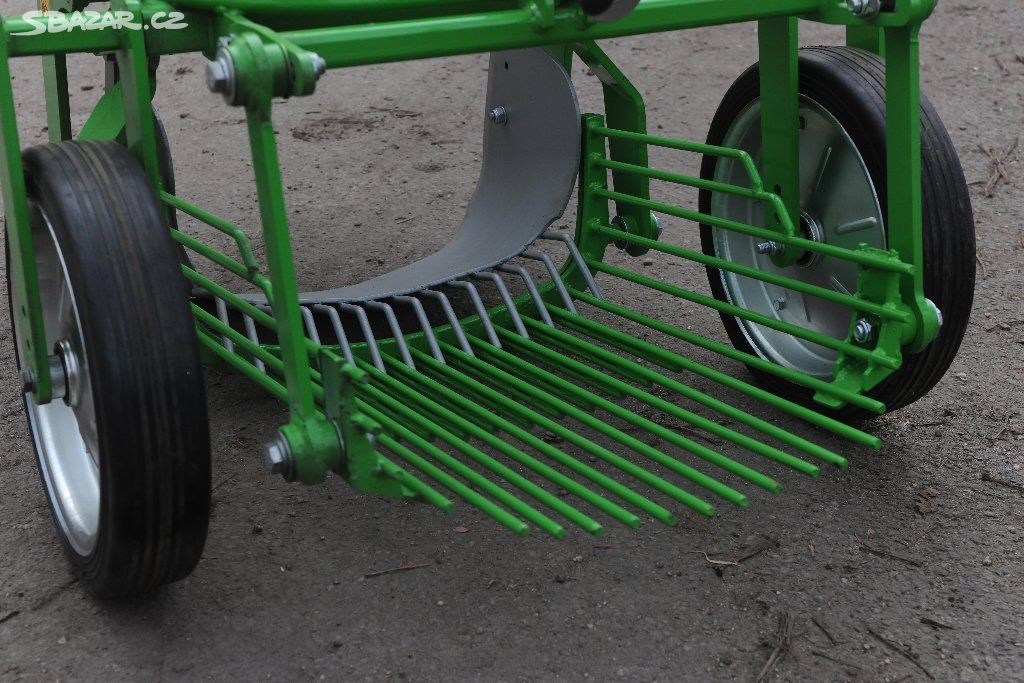 AKCE Vyorávač brambor - zadní výhoz, boční výhoz a TEK - 6