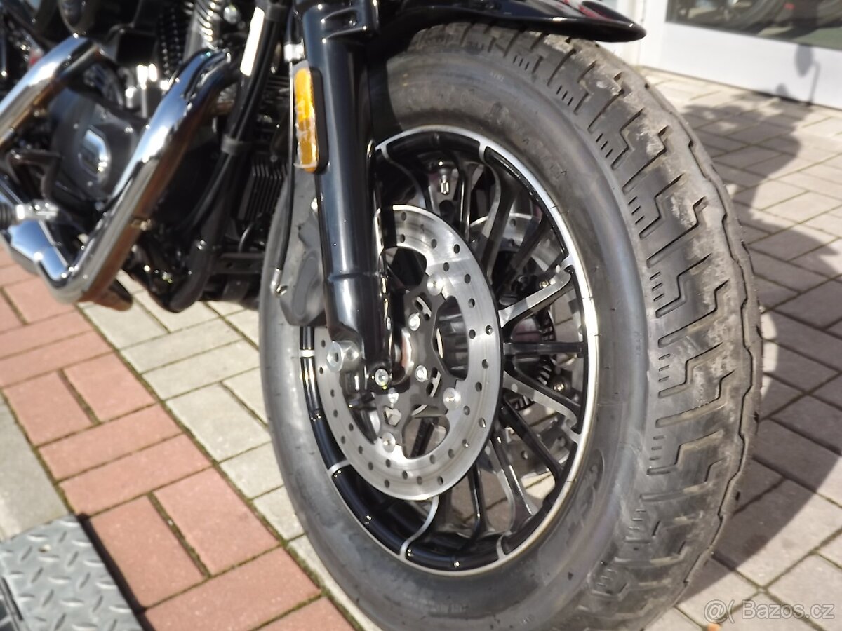 SWM Stormbraker V1200 - 6