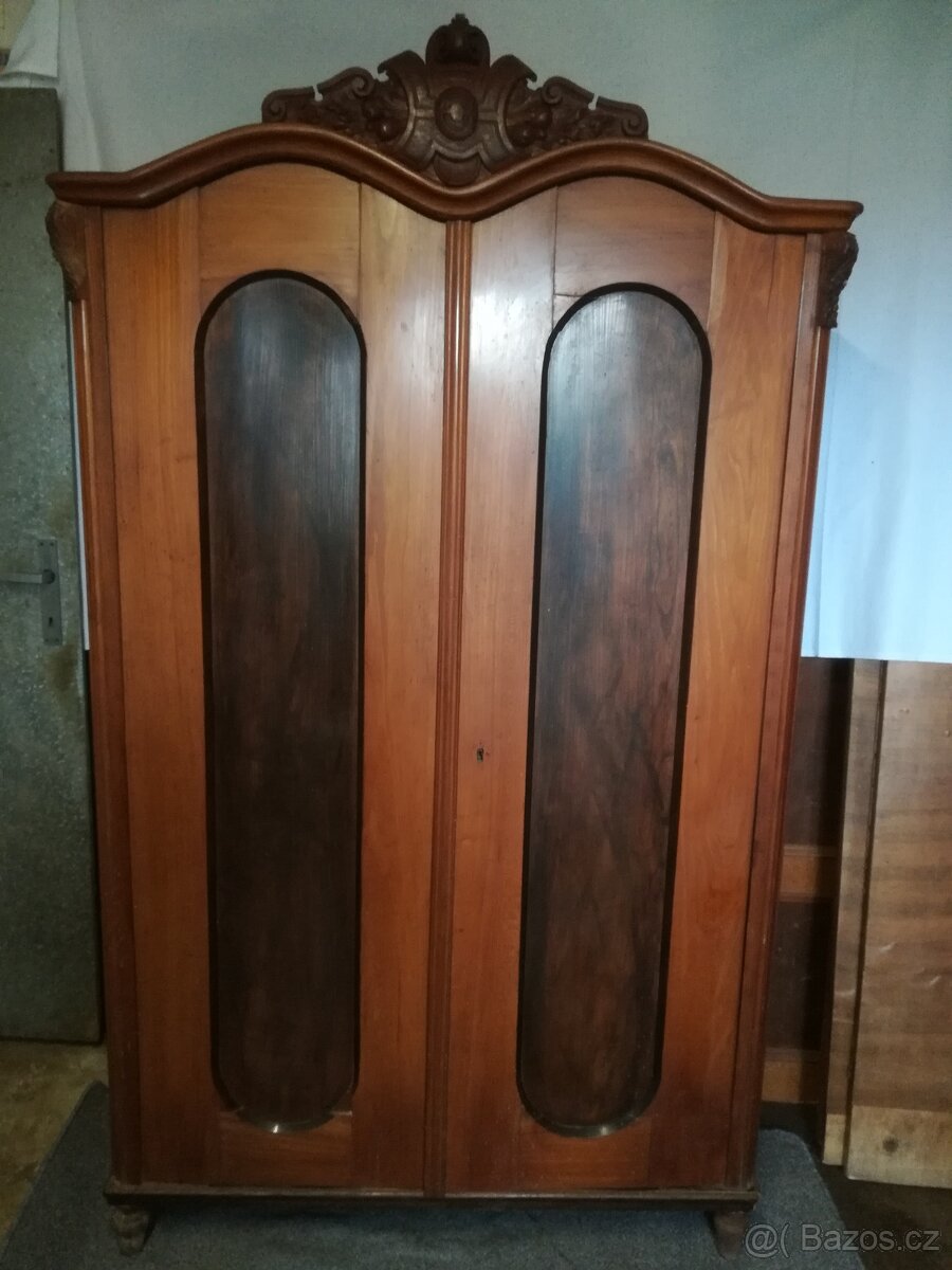 Starožitný nábytek - 6