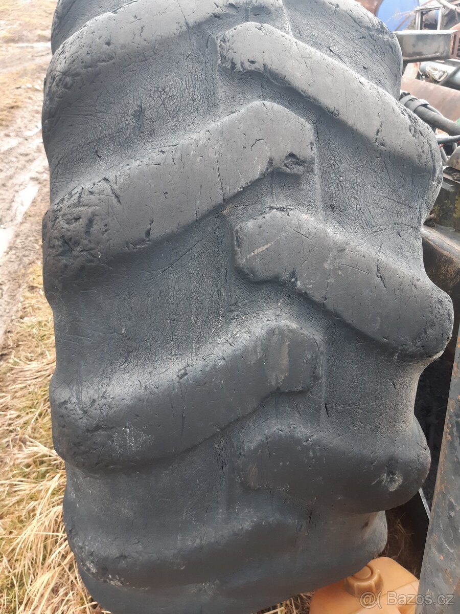 Prodám pneu 600/65r34 600/55r26,5 - 6