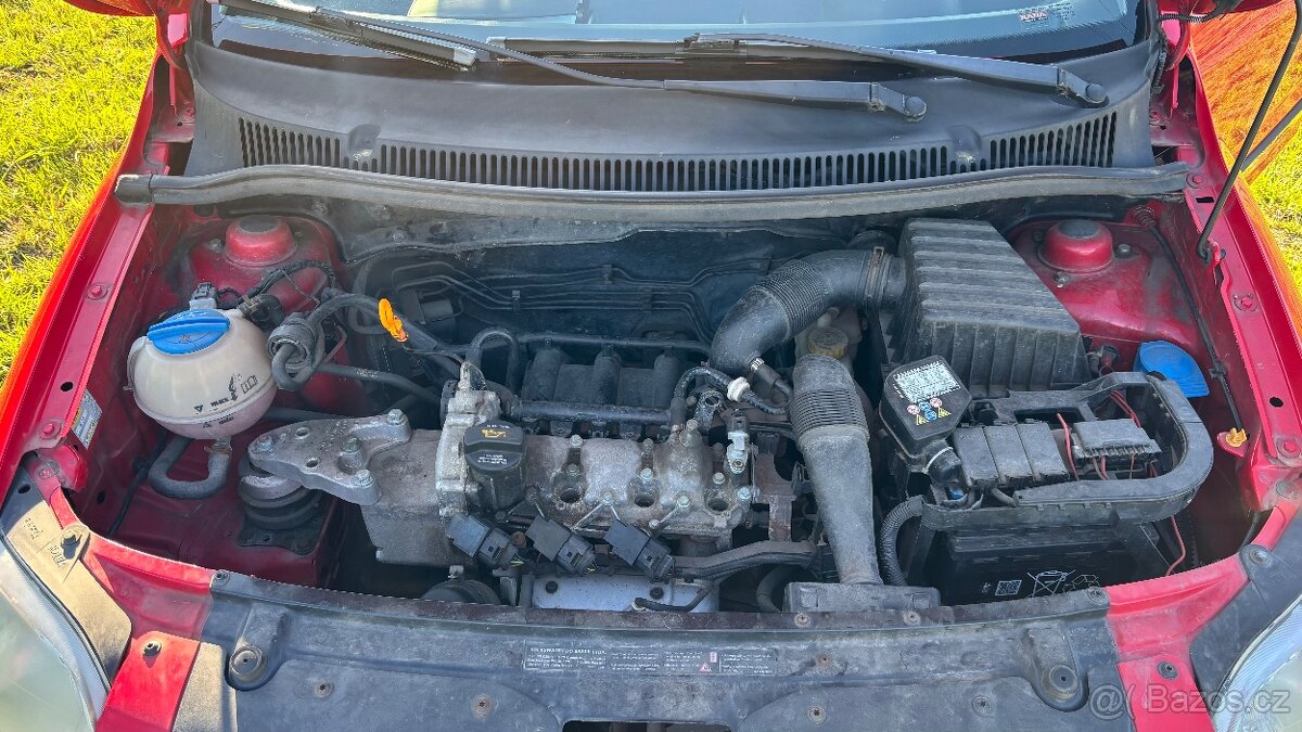 Volkswagen Fox hatchback - 6