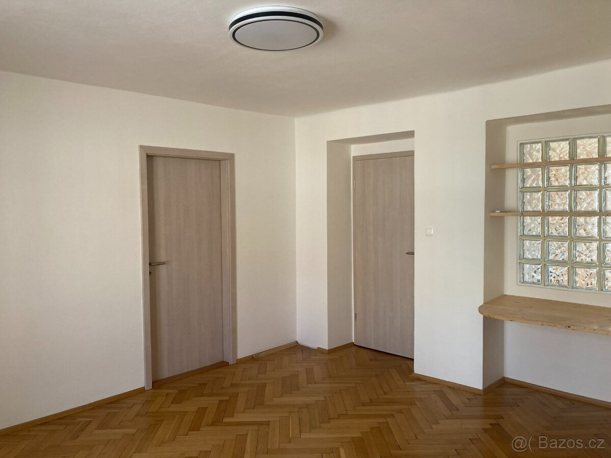 Pronájem 2+1, ul. Čechova, ČB - 6