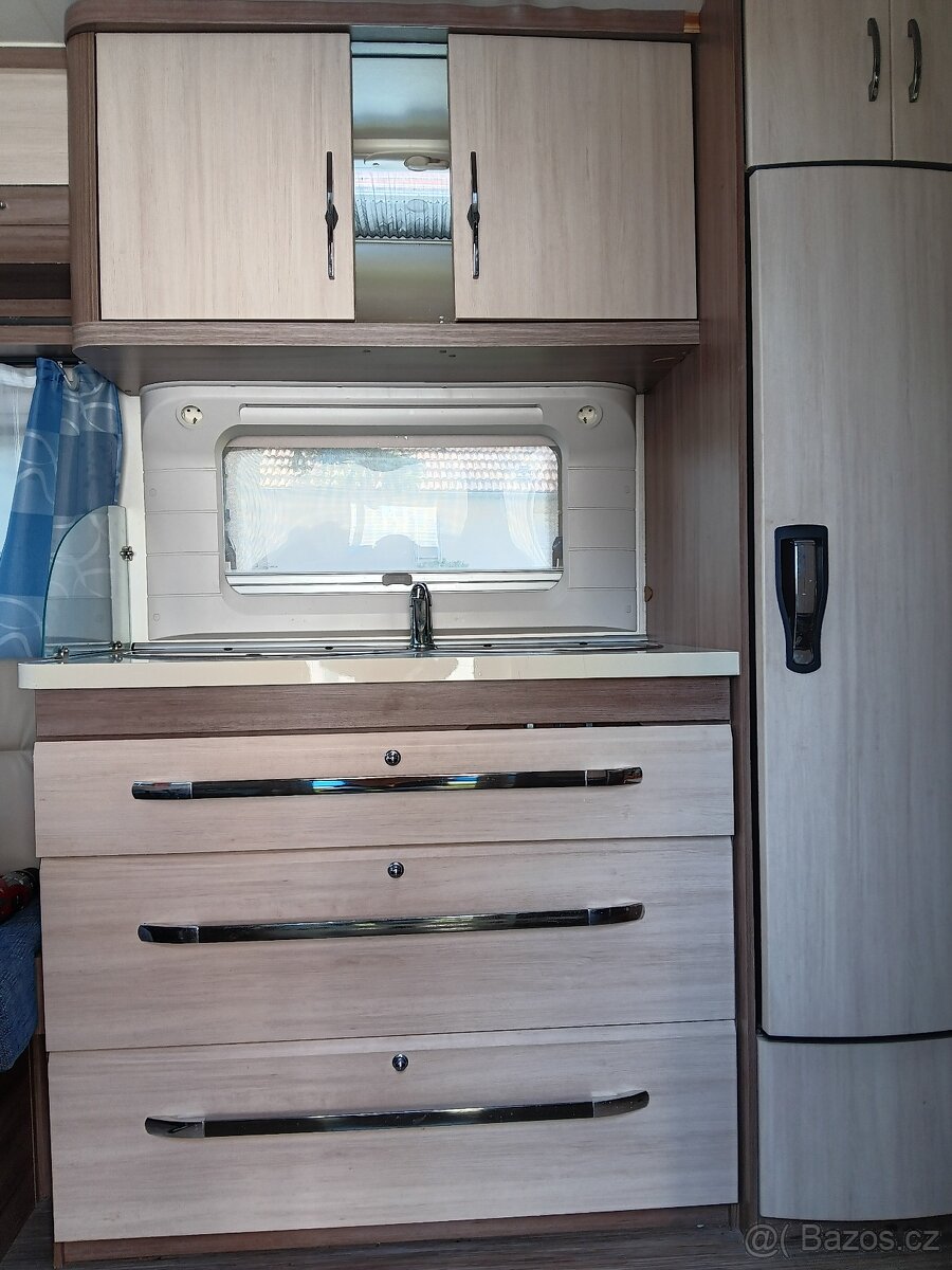 Prodám karavan Hobby Deluxe Easy, typ 460 UFE, rv 2014 - 6