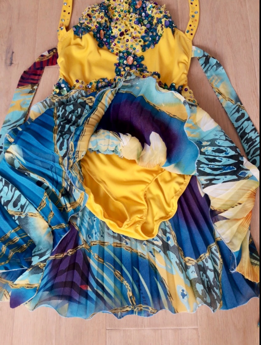 Kraso šaty závodní vel. M - 6