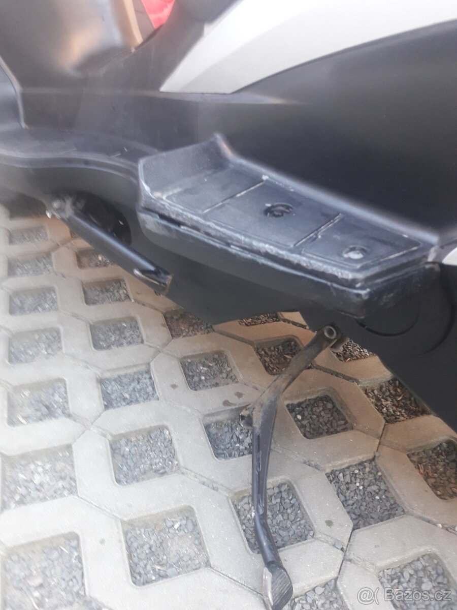 Suzuki Burgman 125 - 6