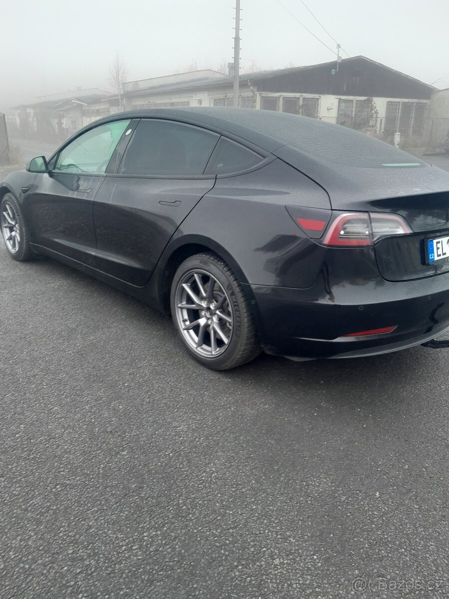 Tesla model 3 2021 Refresh - 6
