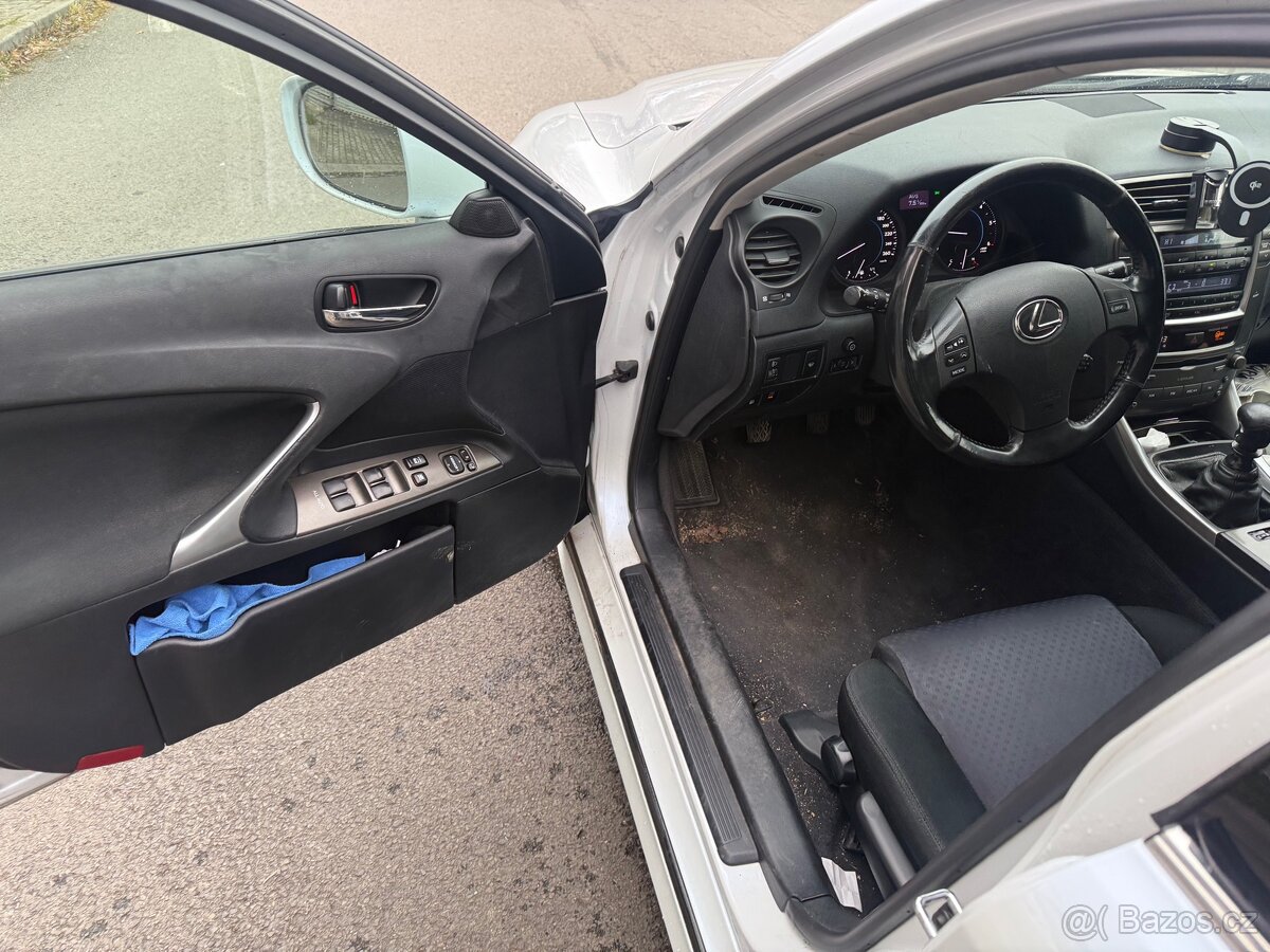 Lexus IS 220D r.v. 2011 130kw - 6