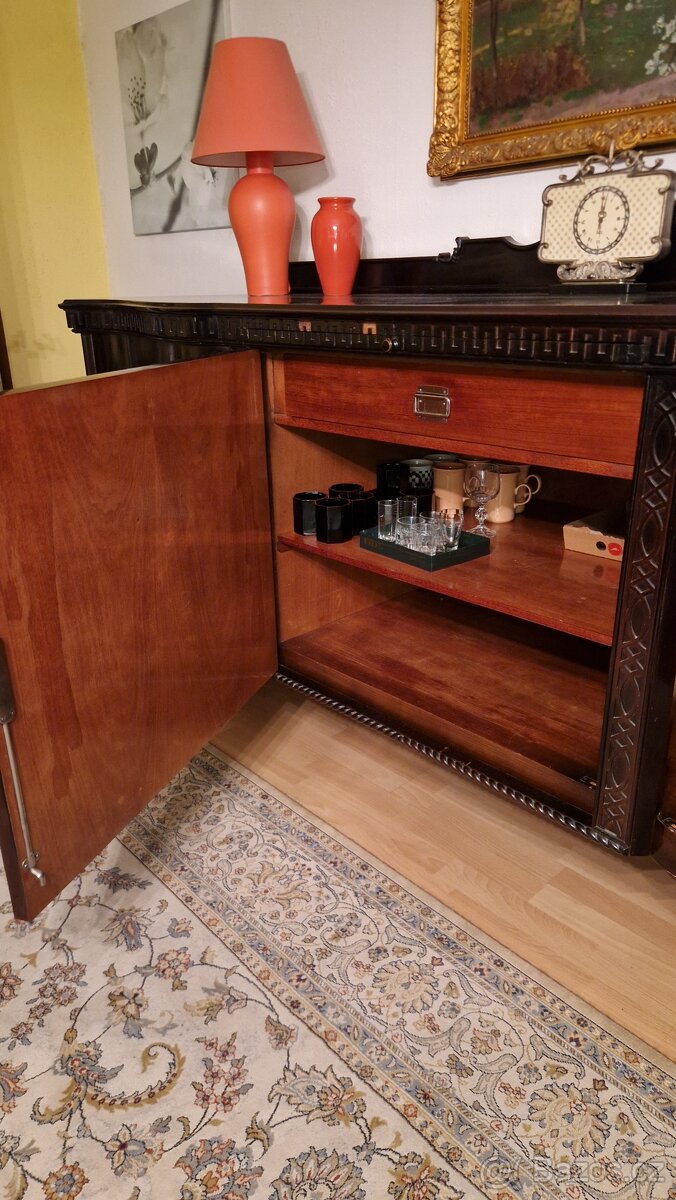 Starožitný příborník, bufet Chippendale - 6