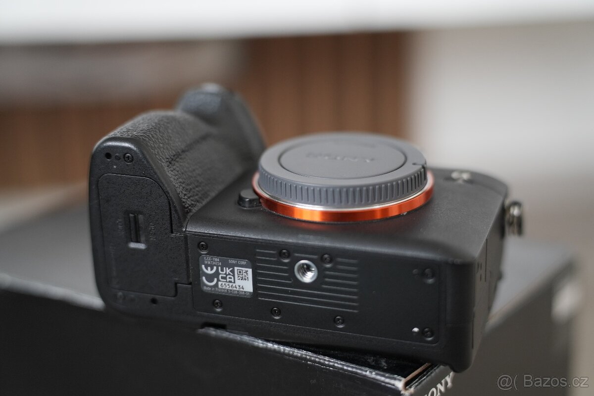 Sony Alpha A7 IV - 6