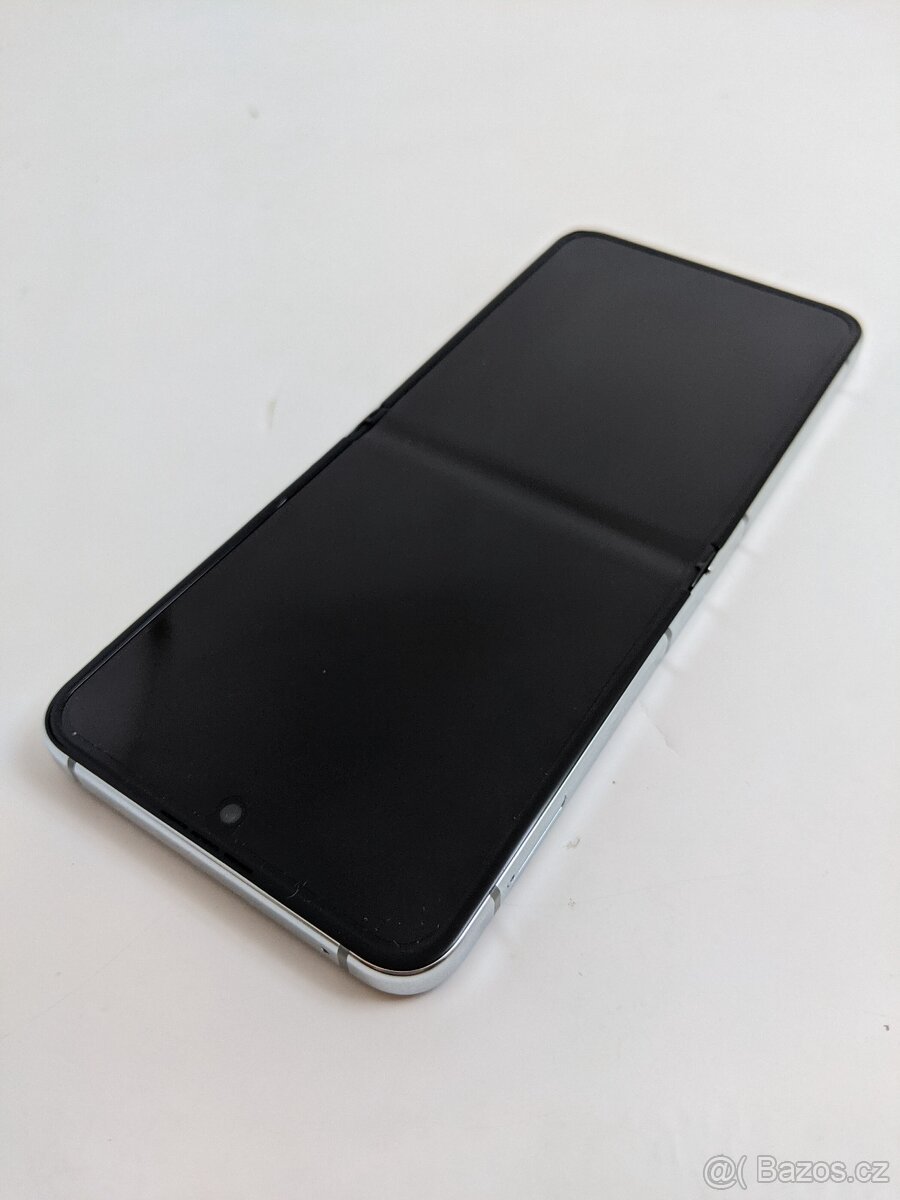 Samsung Galaxy Z Flip5 8/256gb Cream. NA DILY - 6