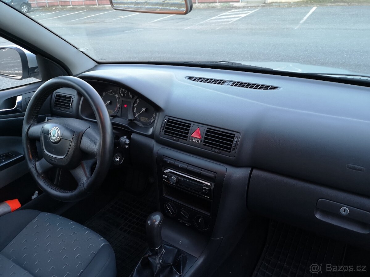 Škoda Octavia 1.9 TDi 74 kW Tour ČR. Rok 2010 - 6