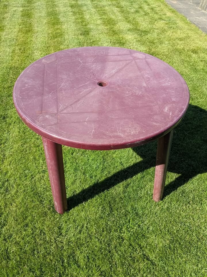 2 Zahradní plastové stoly - 6