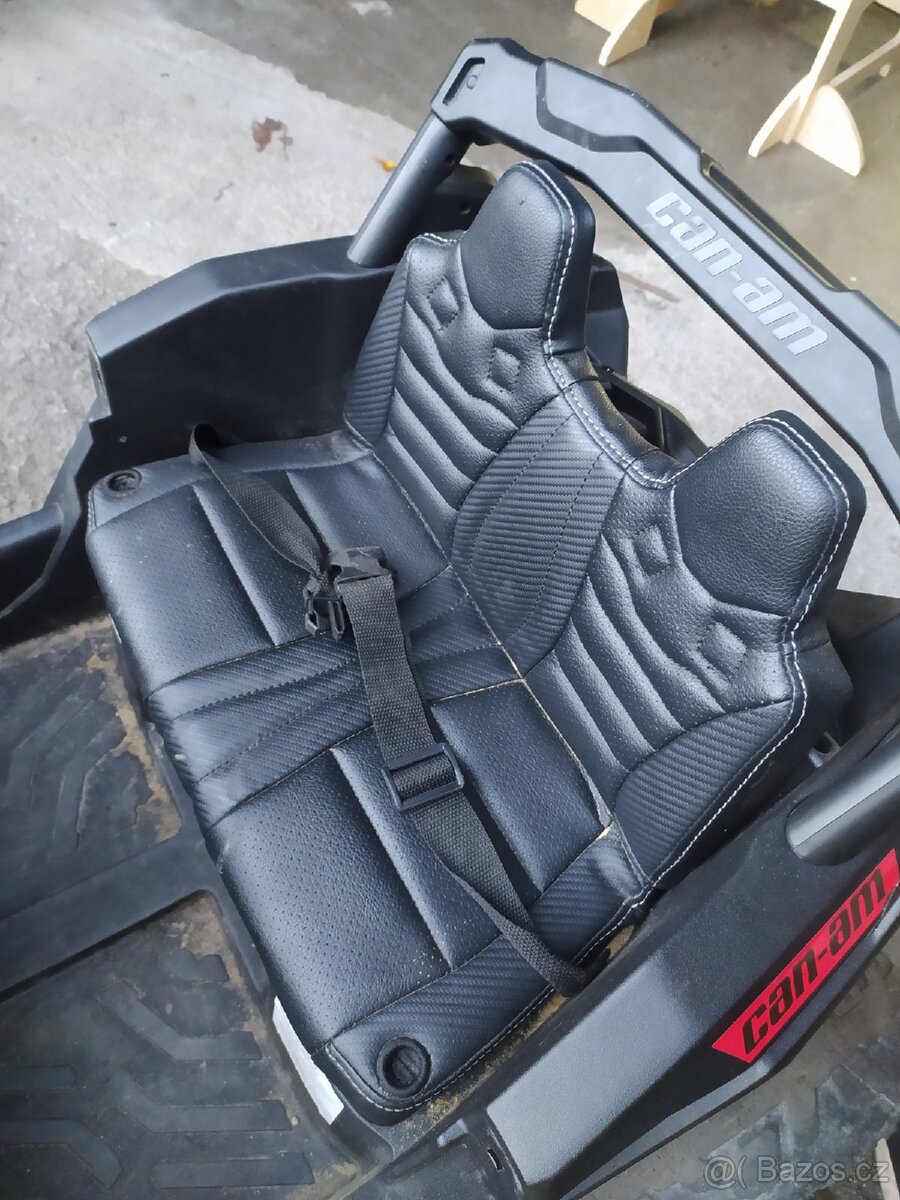 Elektrické autíčko CAN-AM Maverick
nová verze s baterií - 6