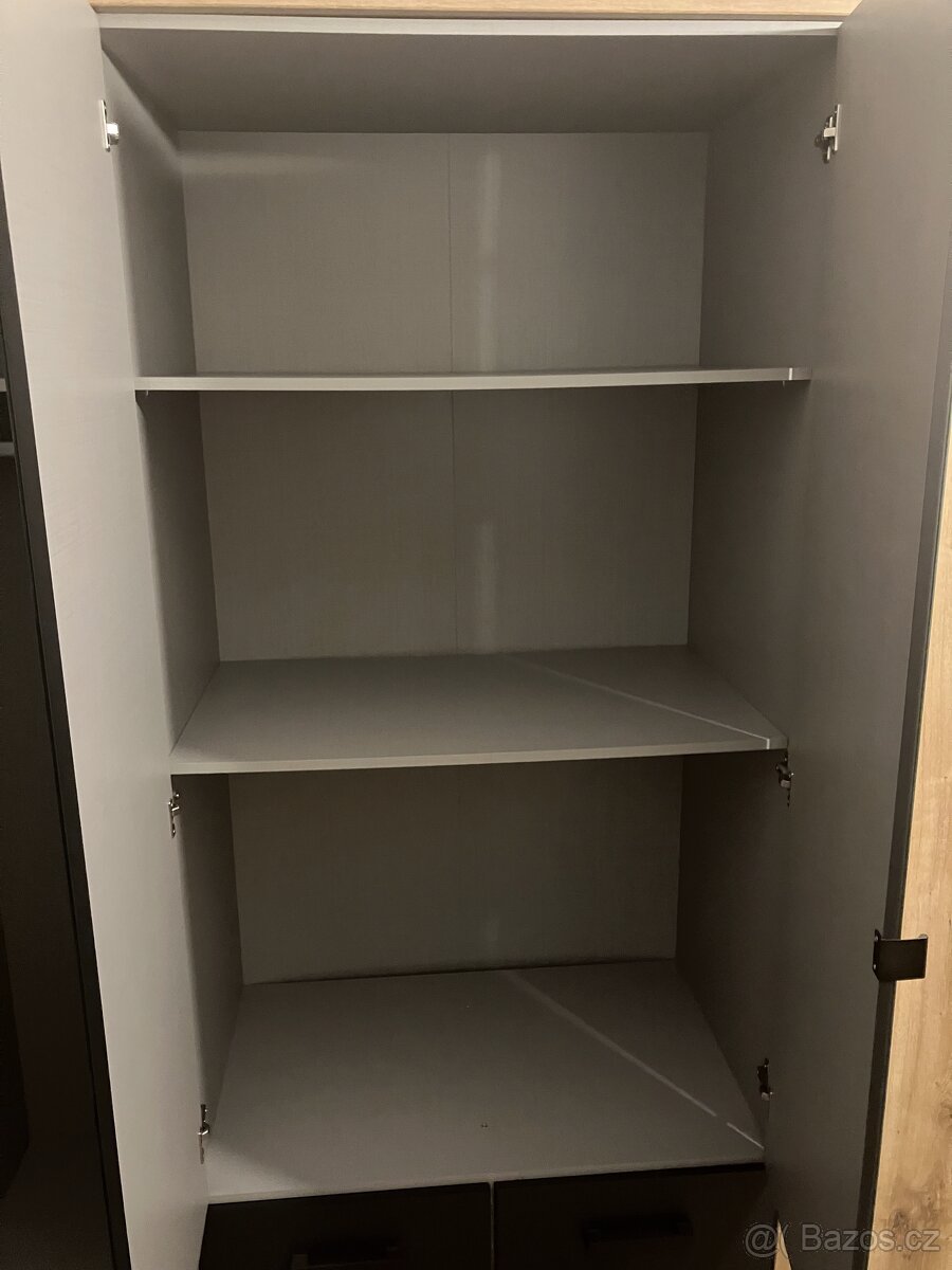 Šatní skříň - 6