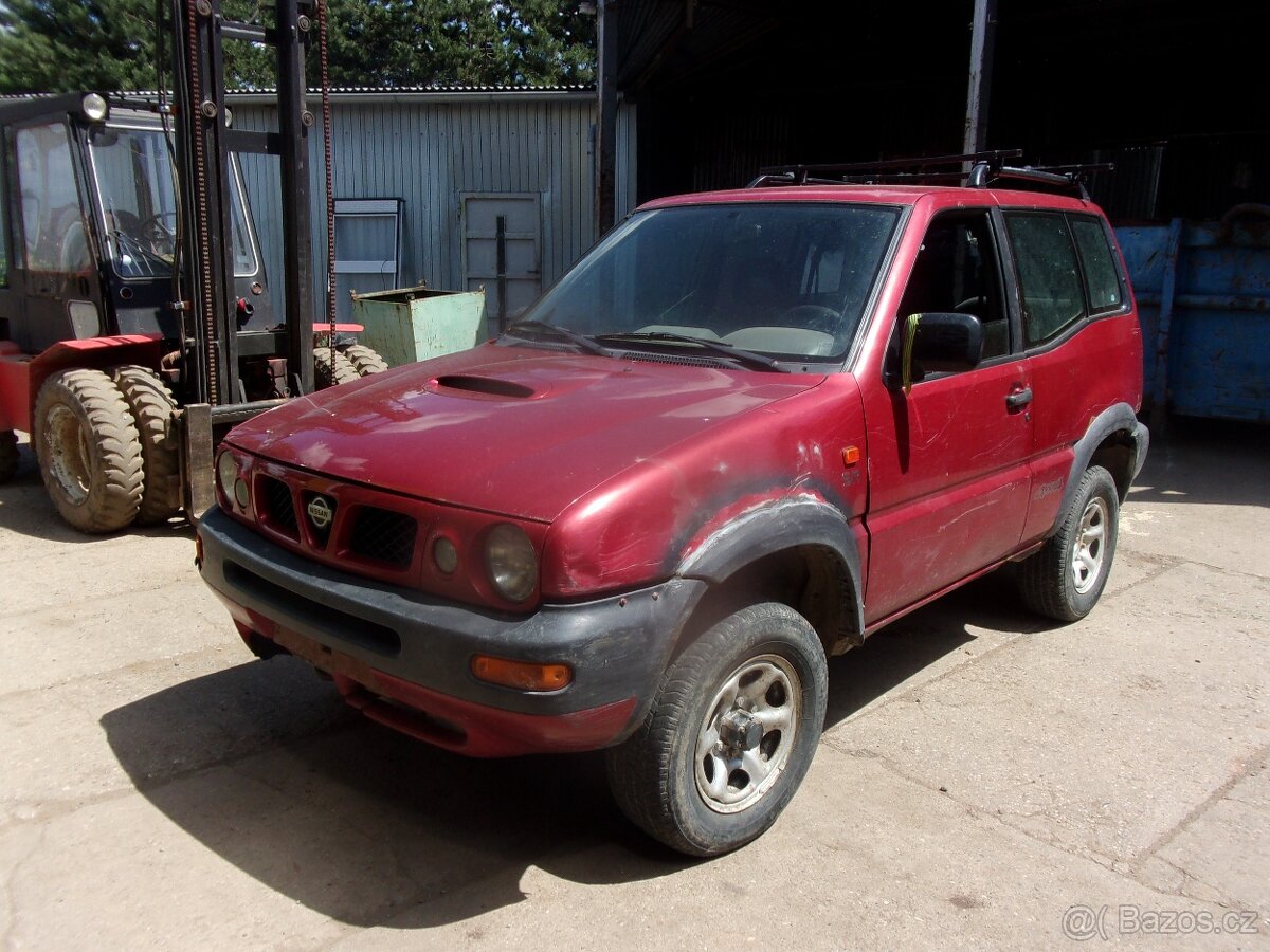 NISSAN TERRANO 2,7 DI + 2,4í - 6