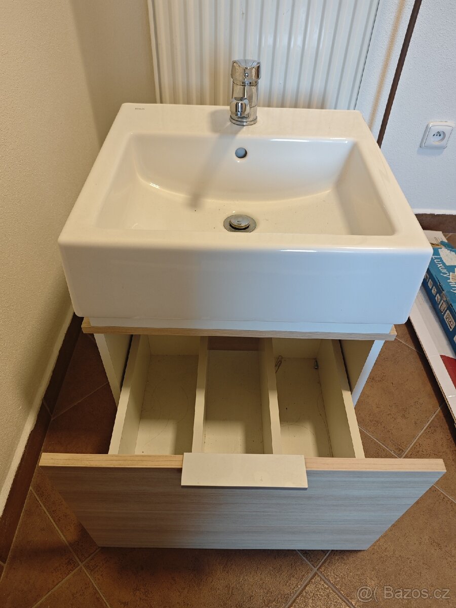 Umyvadlo závěsné - 6