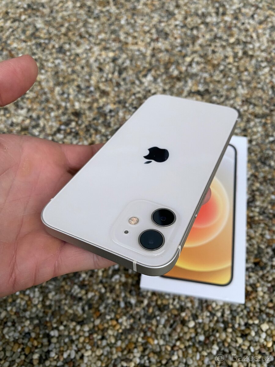 IPhone 12 - baterie 100% - 6