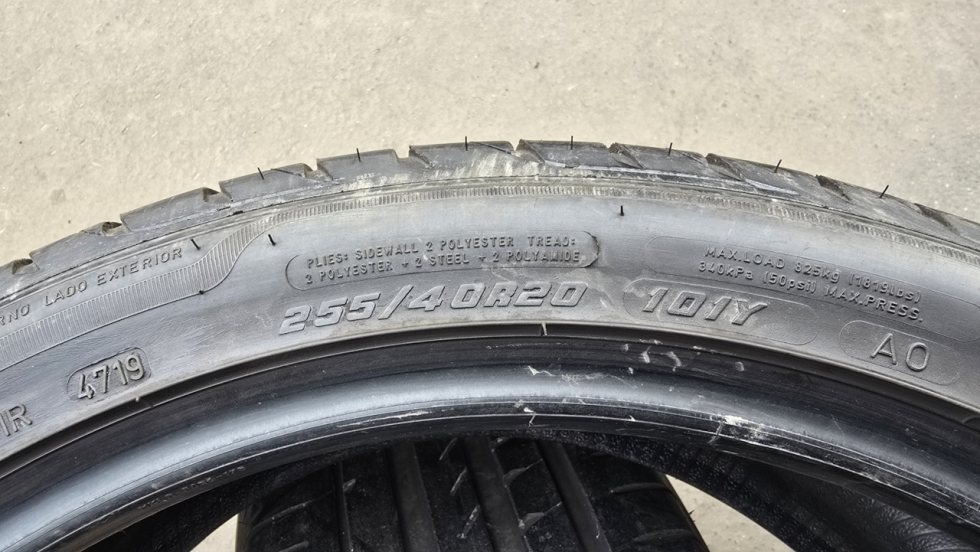 Letní pneu 255/40/20 Good Year - 6