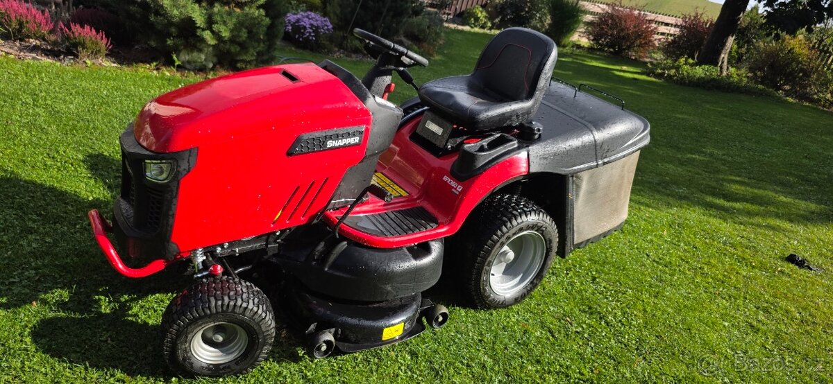 Briggs&Stratton SNAPPER RPX360 Travní traktor - 6