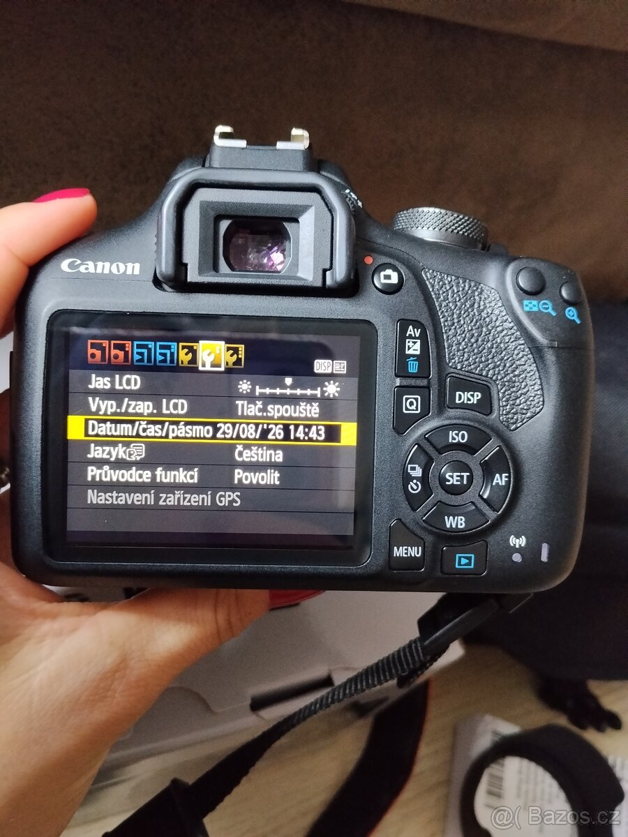 Canon EOS 2000D - 6