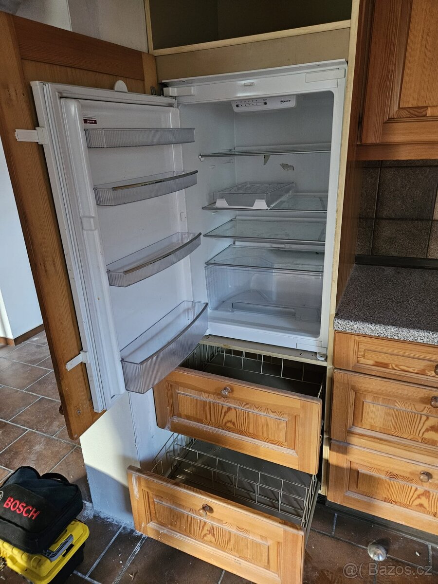 Masivní kuchyňská linka z Německa se spotřebiči - 6