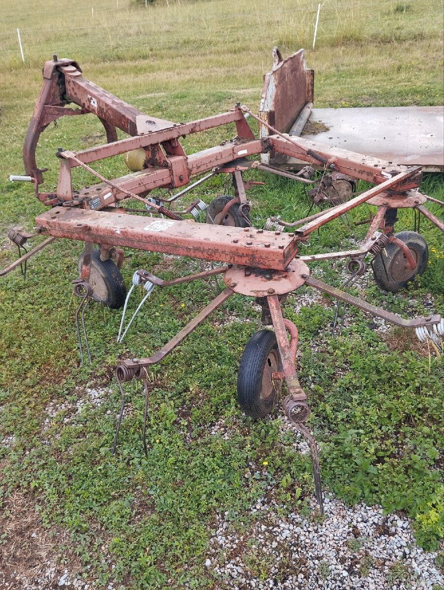 Obraceč sena Fella TH520 - 6