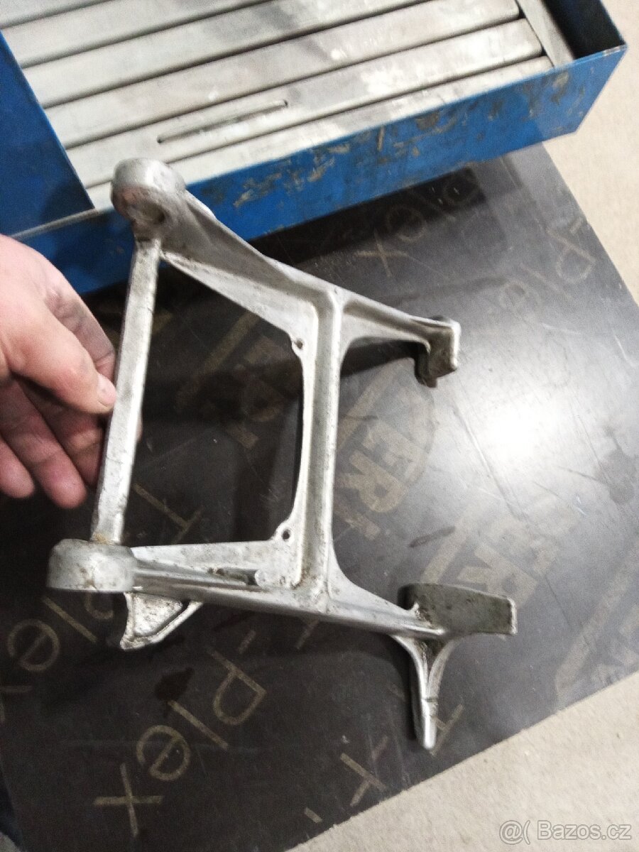 Jawa - stojan 634 - 6