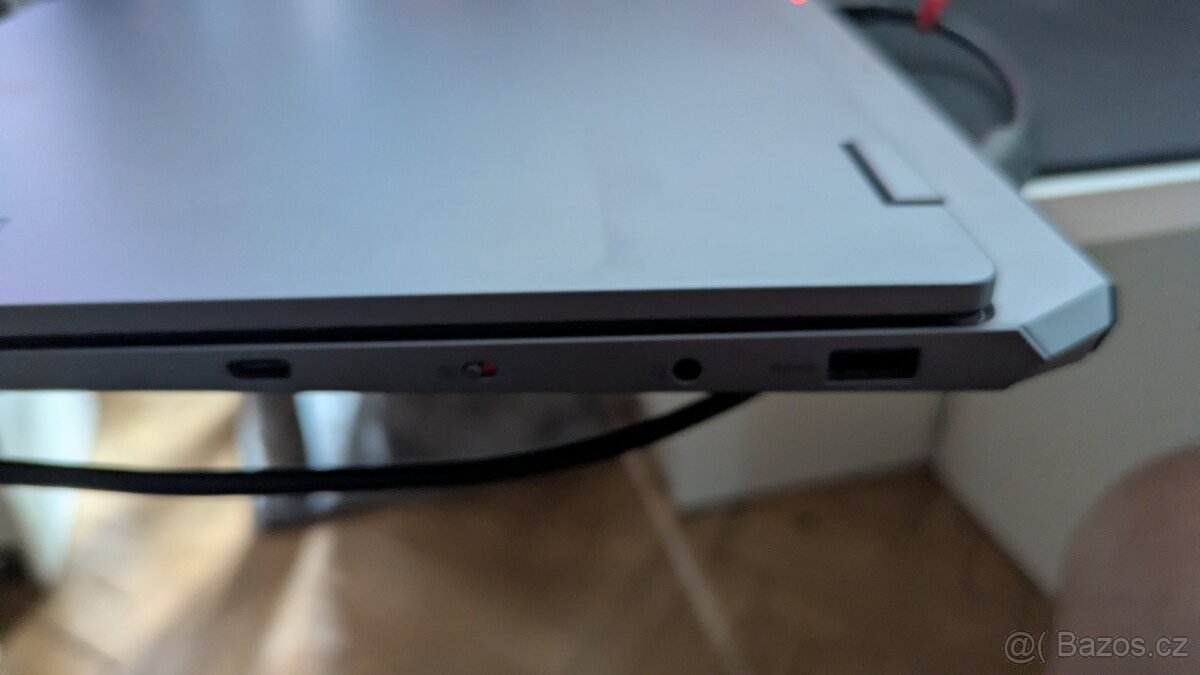 Lenovo LOQ 15IRX9 - 6