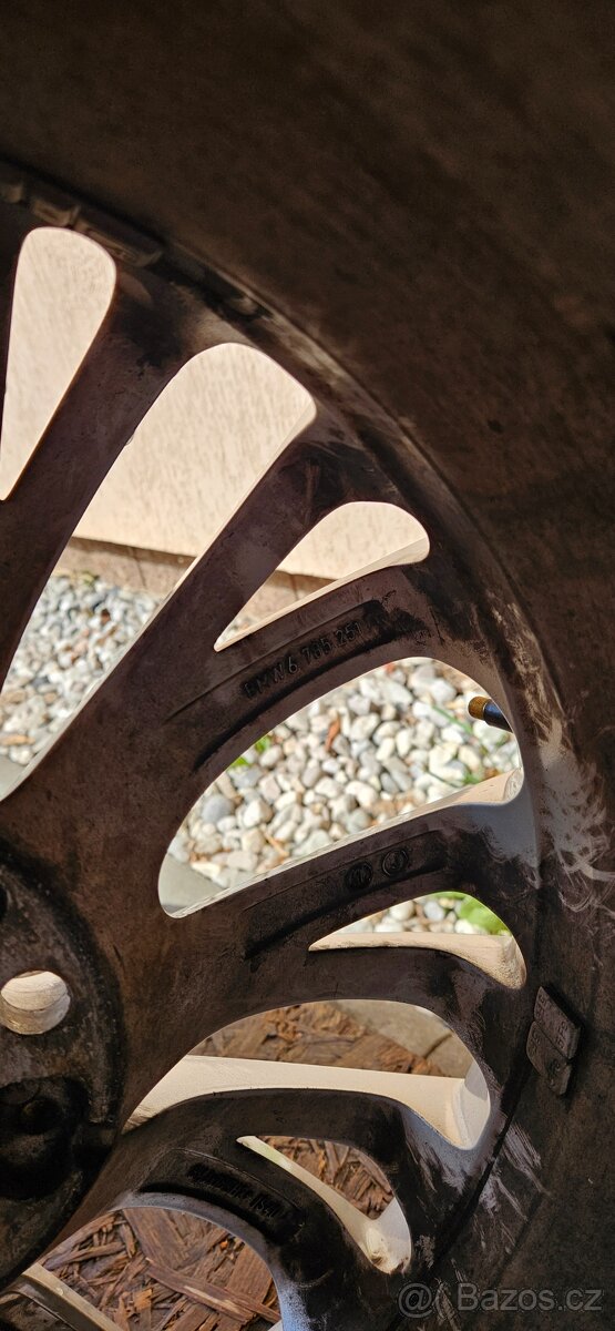 Prodám dvě originální kola BMW 8.5Jx18 5x120 ET40 - 6