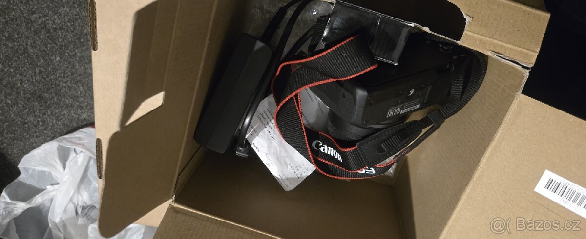 Canon EOS R50 + RF-S 18–45mm - 6