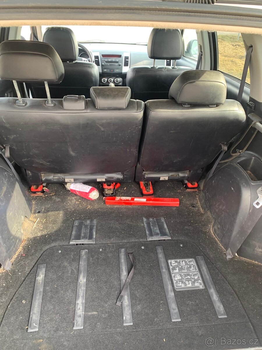 Auto s přívěsem na koně - 6