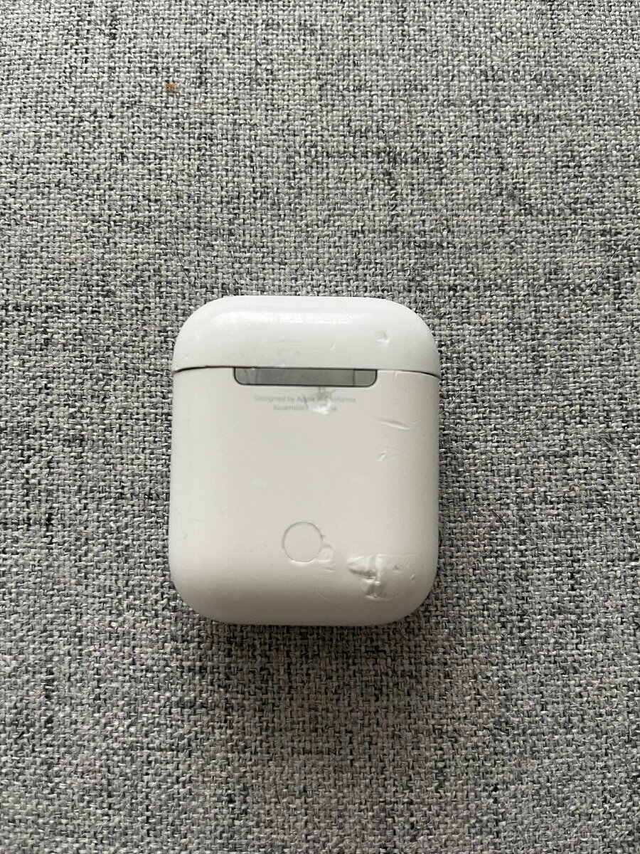 Apple Airpods 2019 s nabíjecím pouzdrem bílá - 6