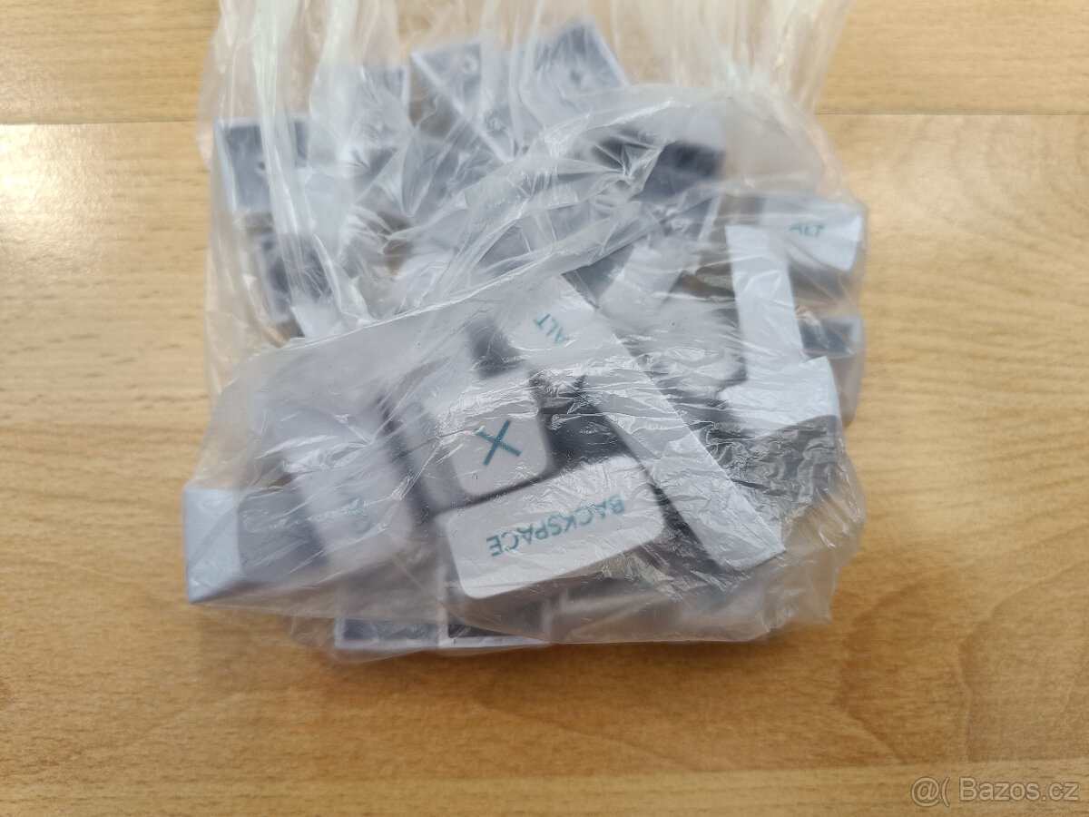 vymenim ruzne keycaps a switches nebo prodam, i samotny 1 ks - 6